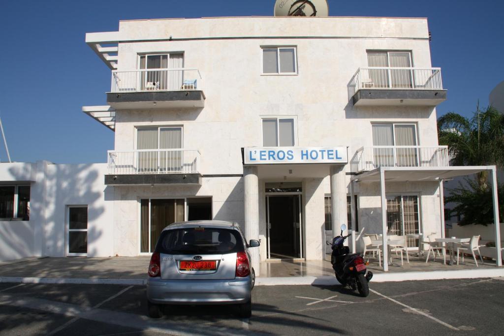 L'eros איה נאפה